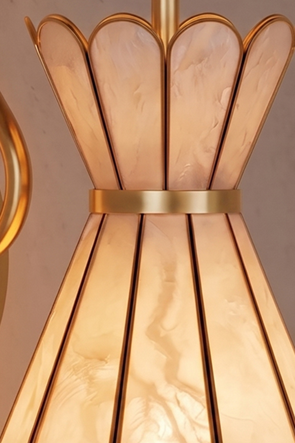 Magnolia Shell Wall Light |Shell detail | Samu Lamp