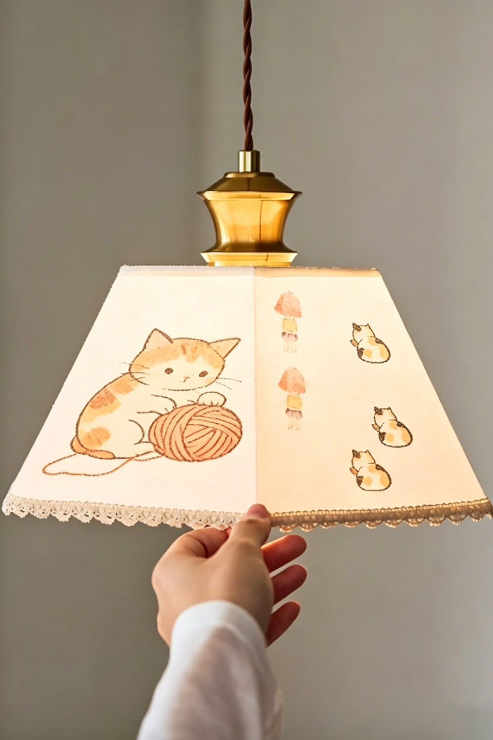 Mewsy feline Pendant Light | detail | Samu Lamp
