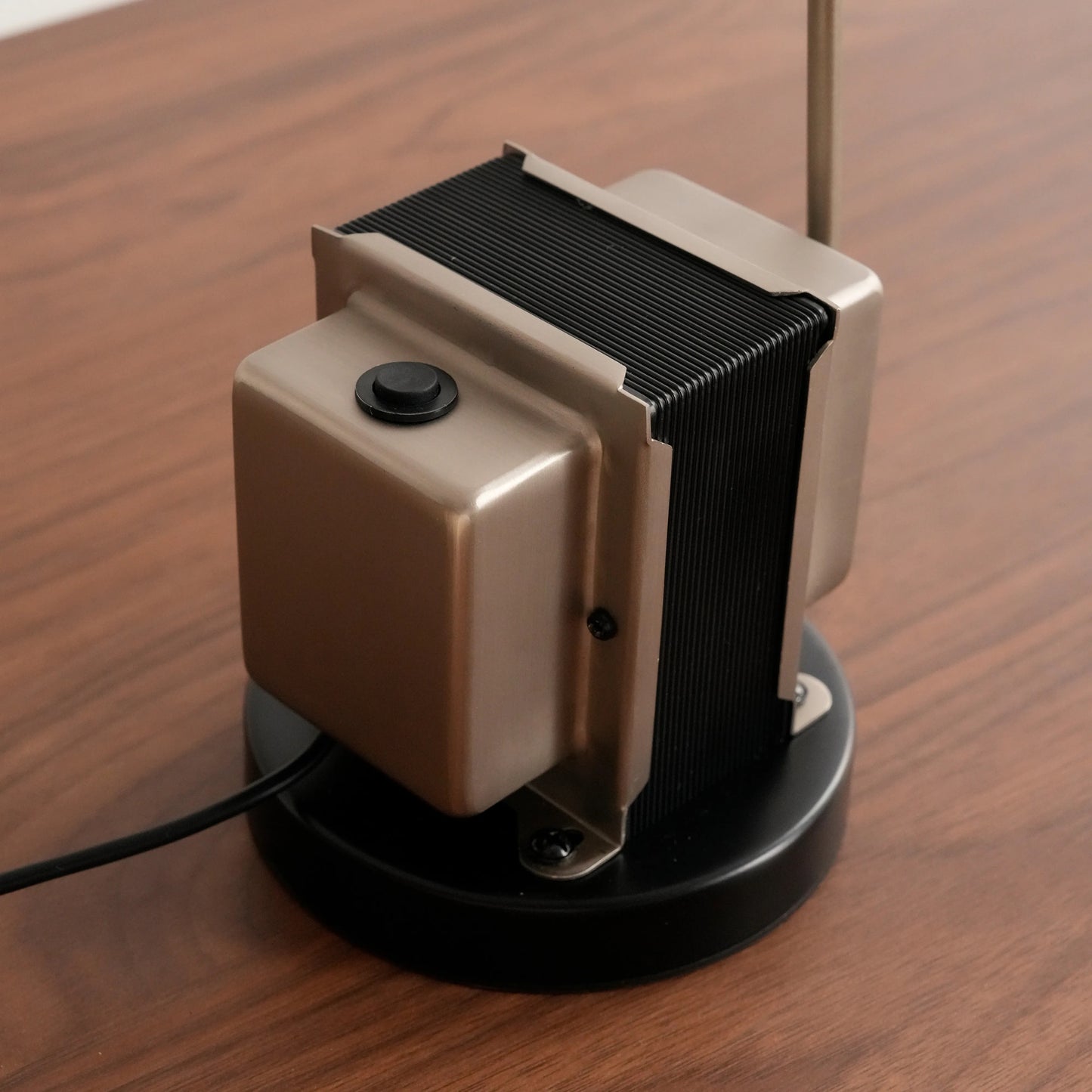 Adjustable Balance Arm Task Lamp