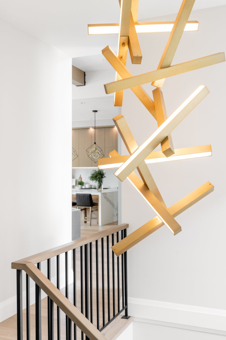 Modern Vertical Geometric Aluminum Chandelier for Staircase/Foyer/High-ceiling
