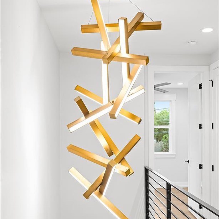 Modern Vertical Geometric Aluminum Chandelier for Staircase/Foyer/High-ceiling