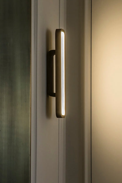 Hublot alabaster wall sconce