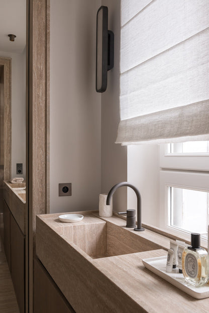 Hublot alabaster wall sconce
