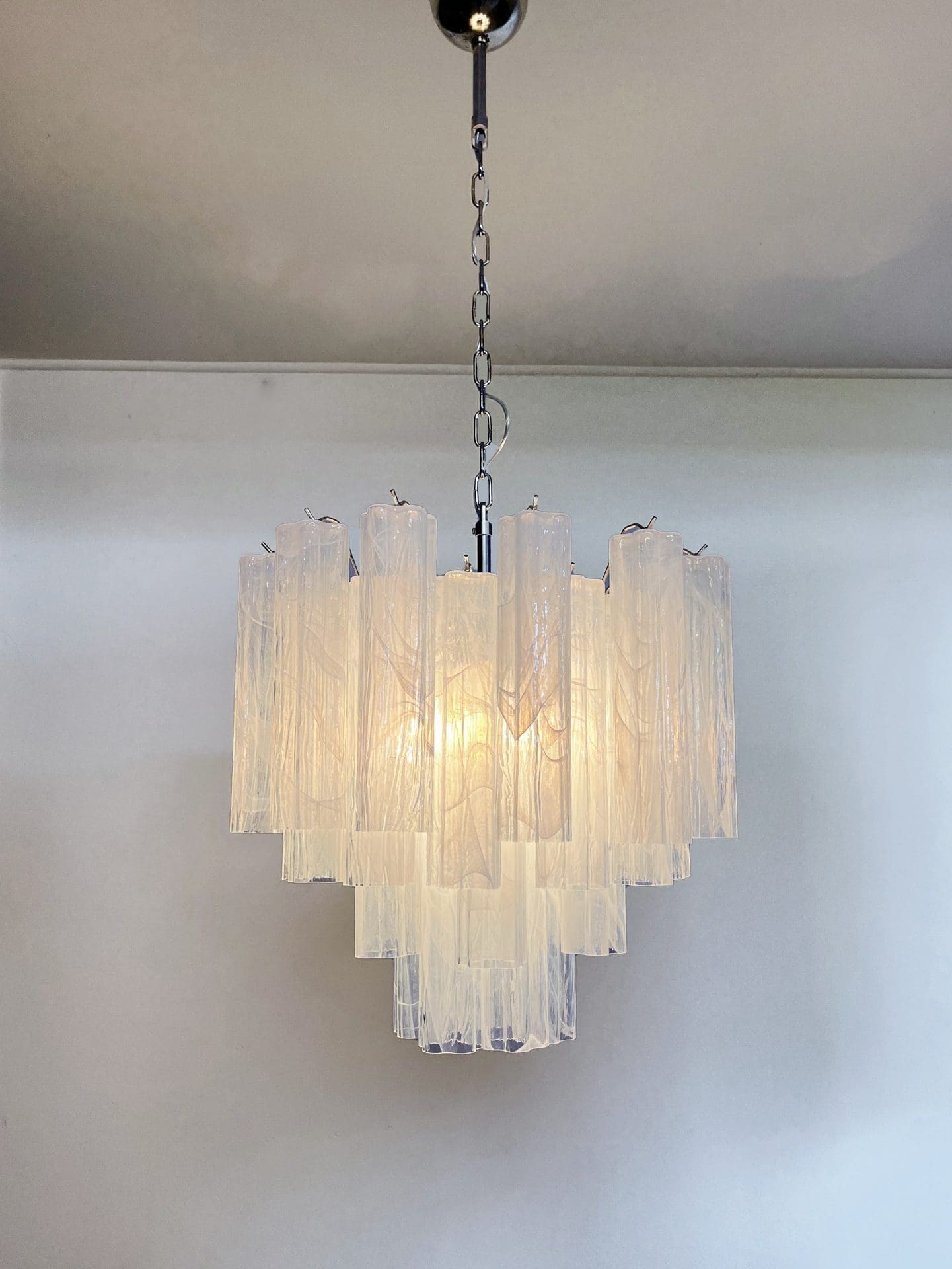 Murano Chandelier – 36 tubes – Alabaster white