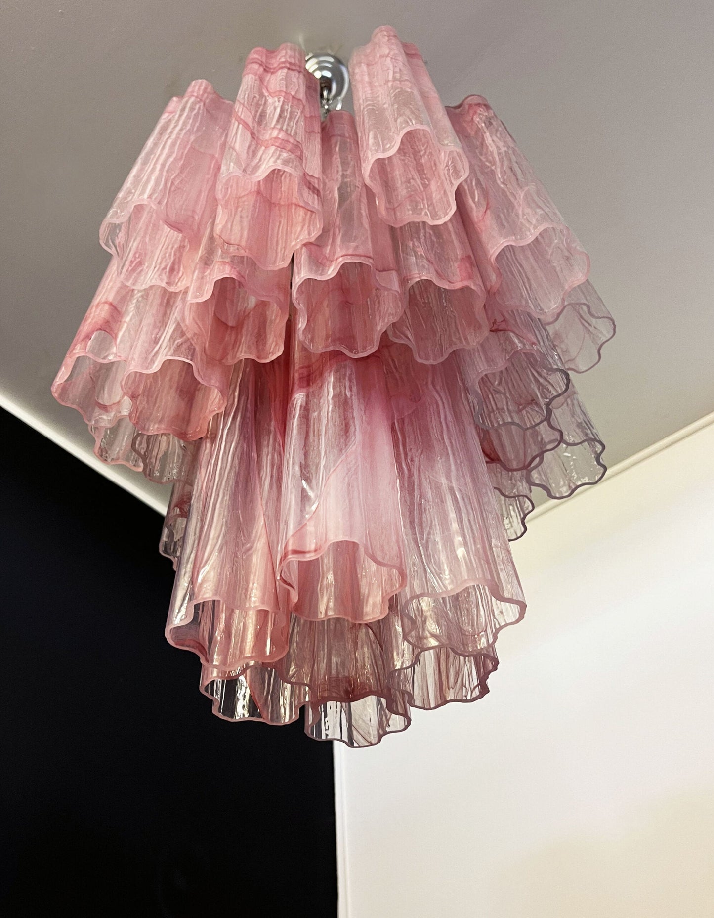 Murano Chandelier – 30 tubes – Alabaster Pink
