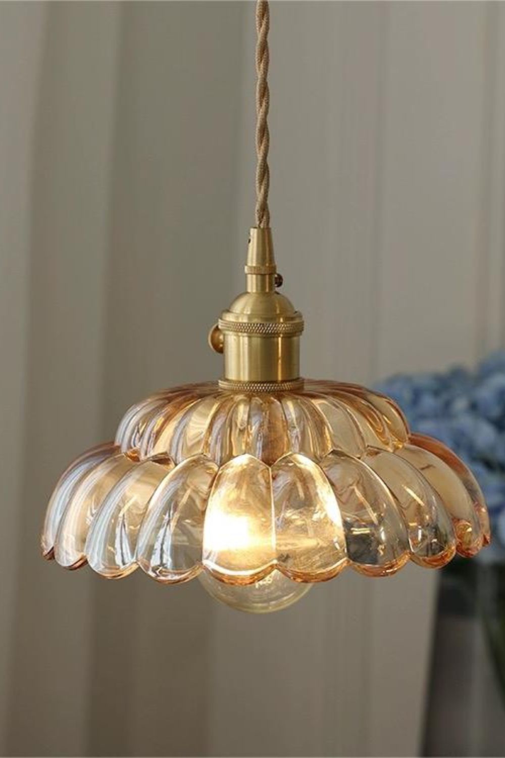 Clear Blossom Glass Shade Pendant Lamp - view 13 | morylighting