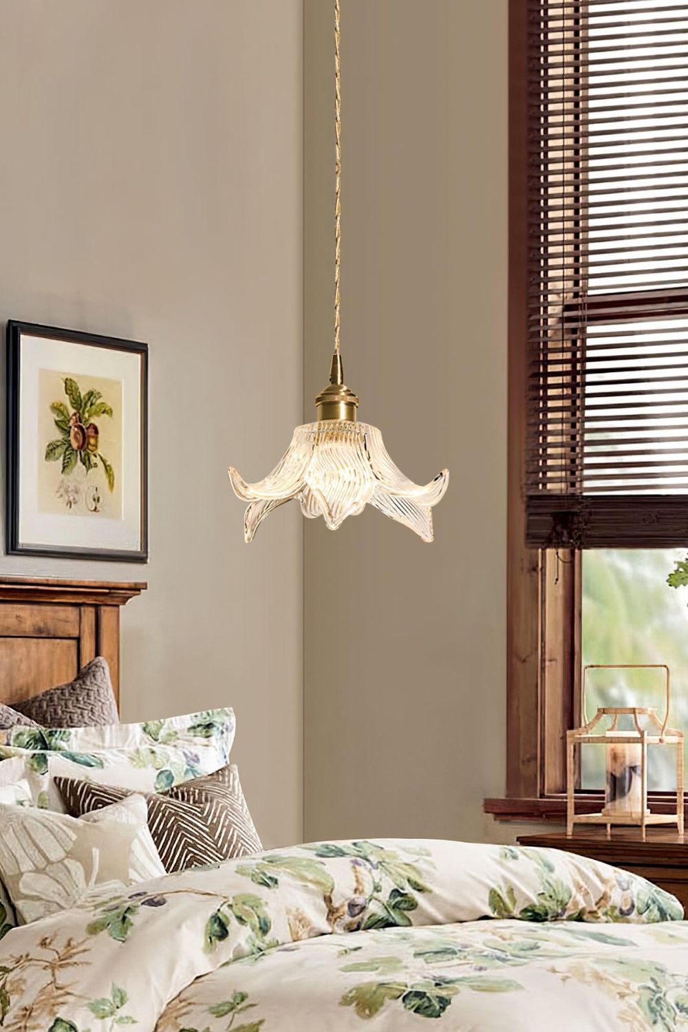 Clear Petal Glass Pendant Lamp - view 4 | morylighting