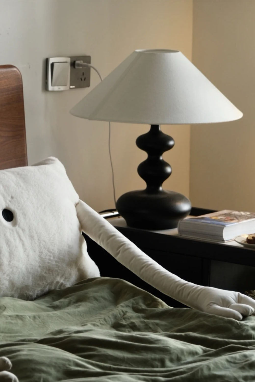 Crigler Table Lamp - view 3 | morylighting