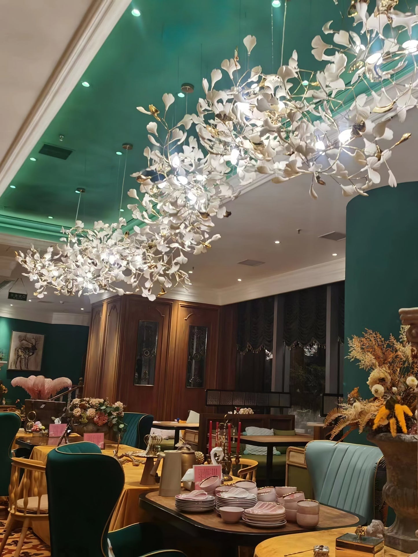 Gingko Leaves Ceramics Spiral Branch Chandelier