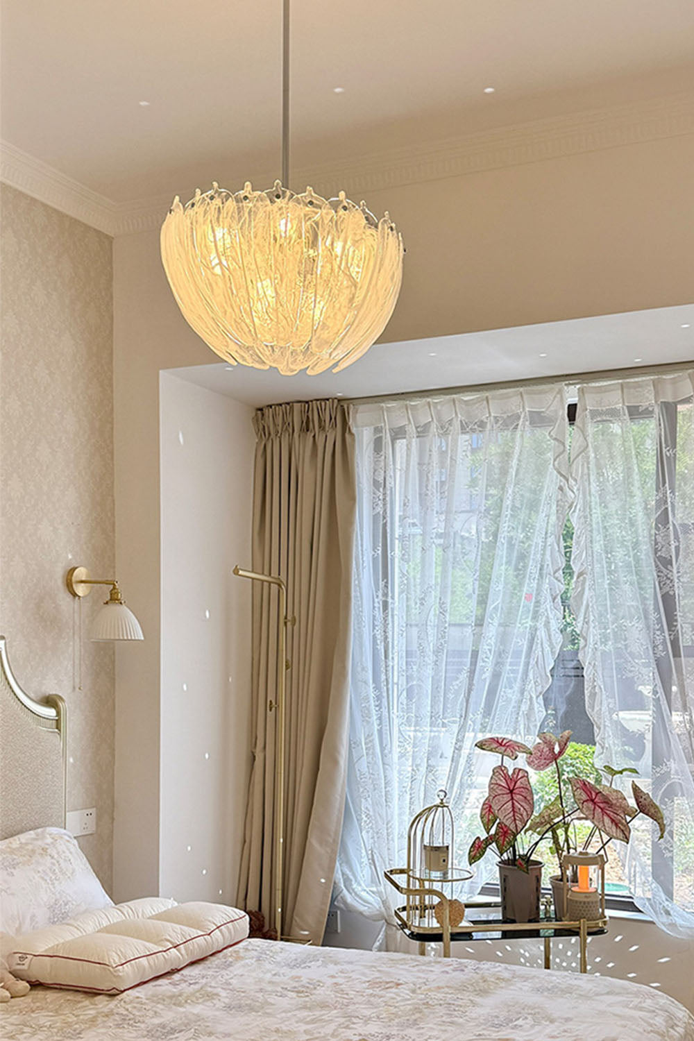 Feather Glass Chandelier - view 8 | morylighting