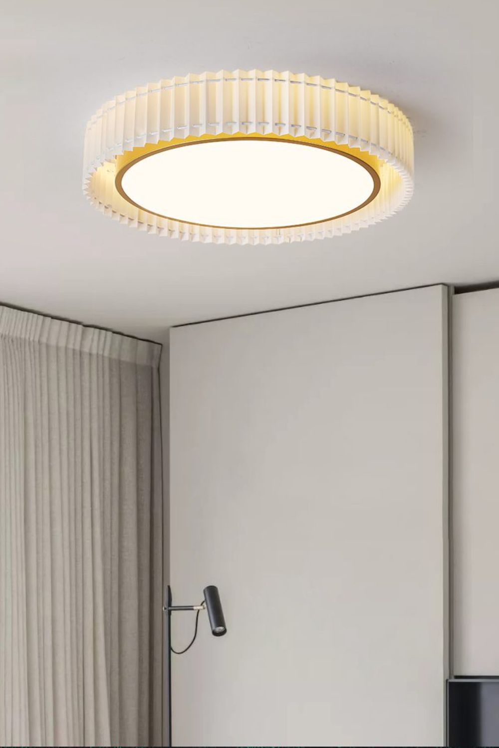 Round French Pastoral Pleated Fabric Ceiling Lamp - view 2 | morylighting
