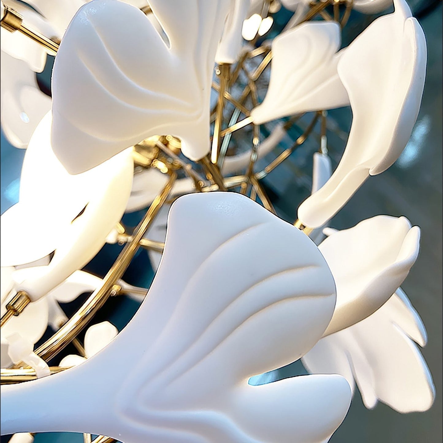 Gingko Leaves Ceramics Spiral Branch Chandelier