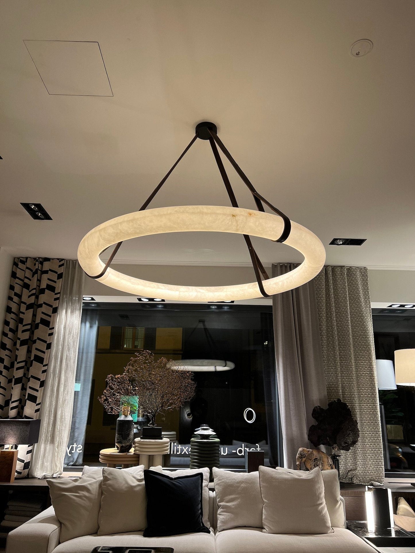 Modern Round Alabaster Chandelier for Living Room/Bedroom