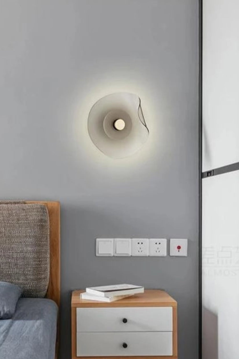 LG87 Glass Wall Lamp - view 6 | morylighting
