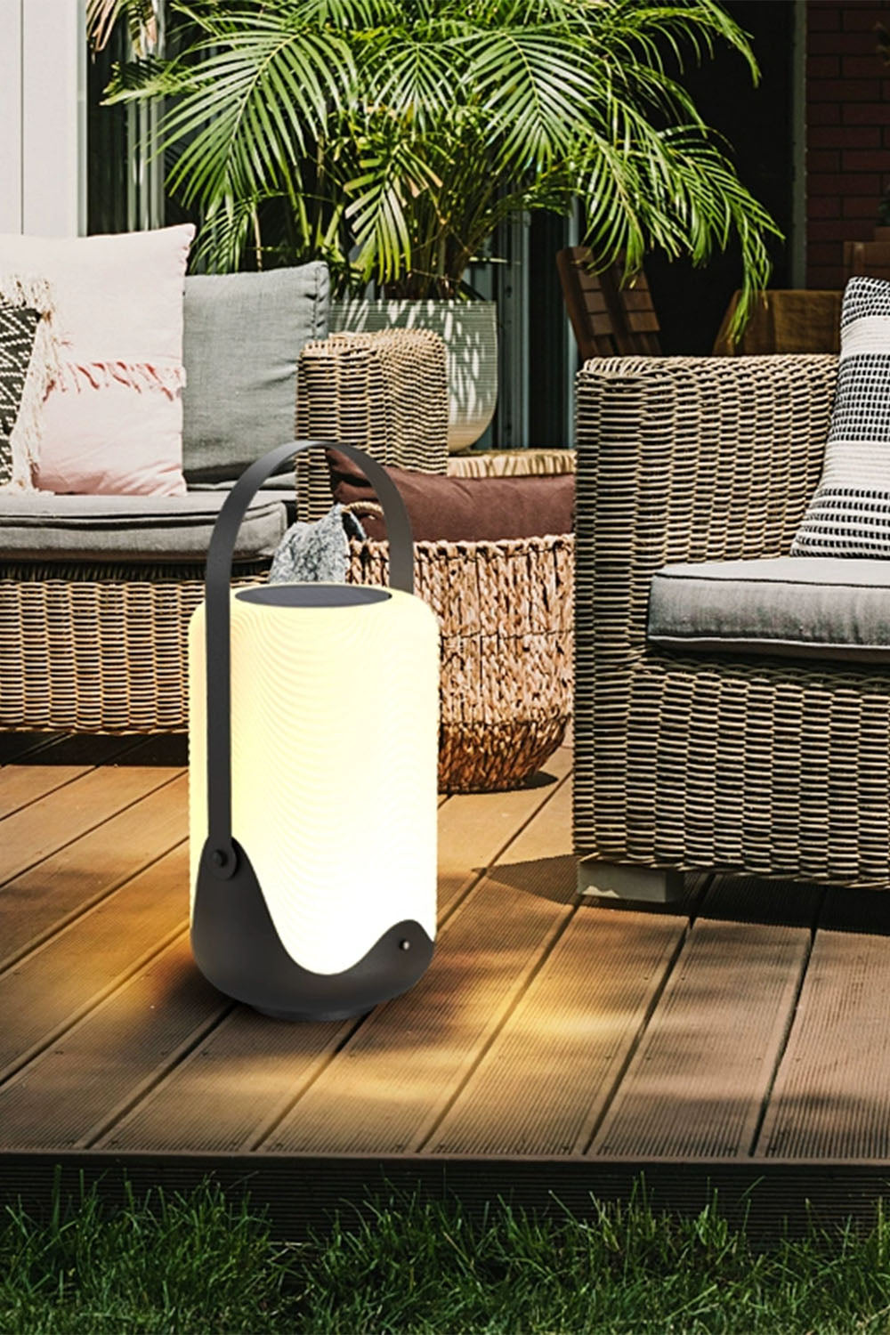 Modern Simple Portable Cylindrical Outdoor Rechargeable Table Lamp - view 3 | morylighting