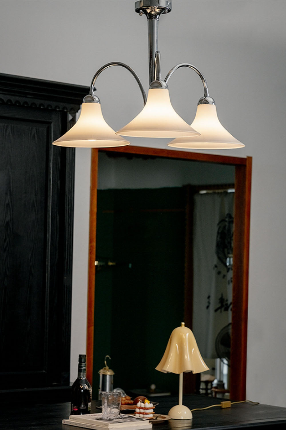 Modern Trumpet Glass Chandelier - view 2 | morylighting