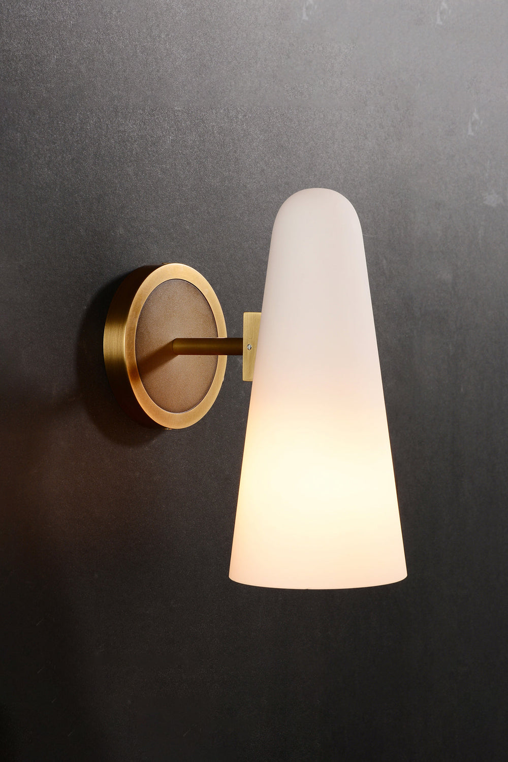 Montfaucon Sconce - morylighting