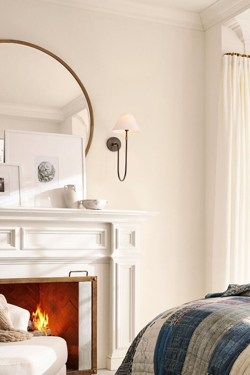 Neoclassical U-shaped Minimalist Wall Lamp - view 5 | morylighting