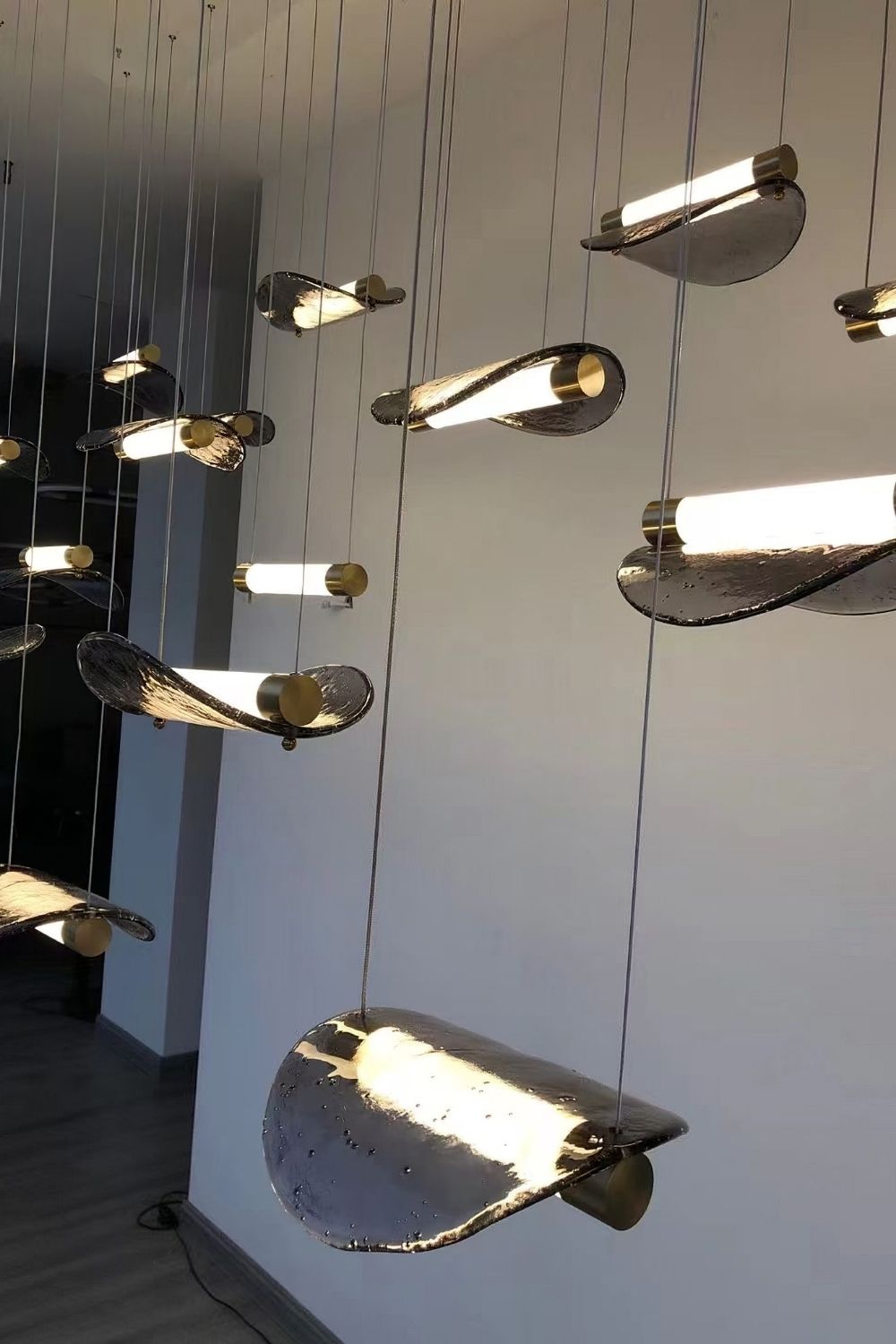 Paolo Castelli Manta Pendant Lamp - view 2 | morylighting