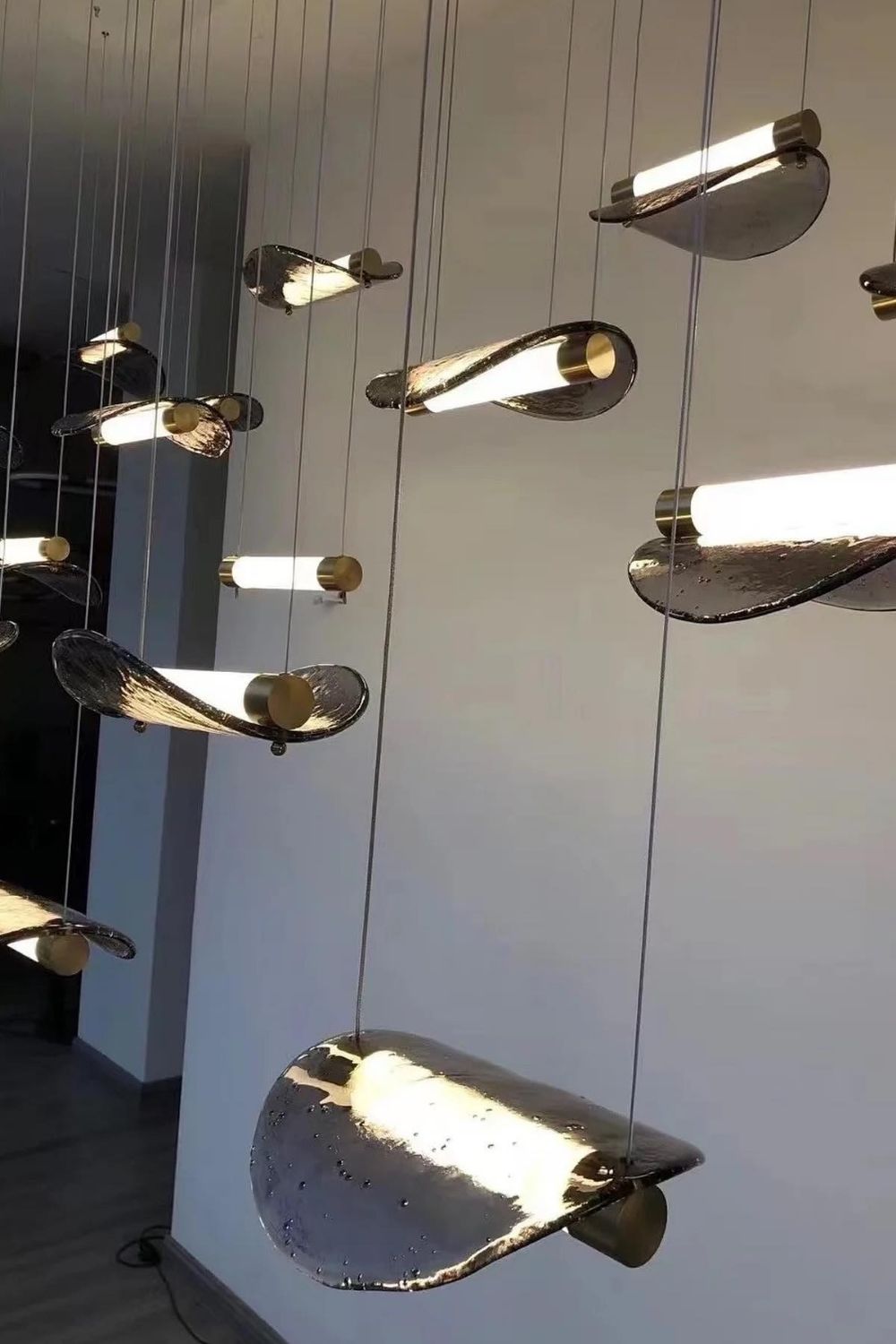 Paolo Castelli Manta Pendant Lamp - view 7 | morylighting