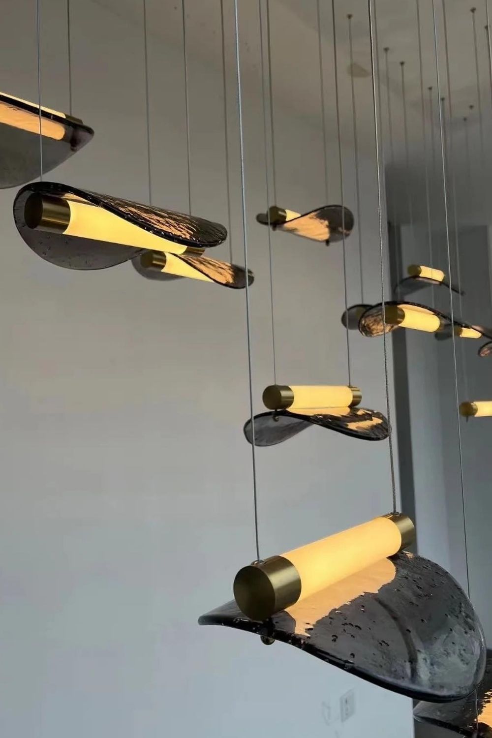 Paolo Castelli Manta Pendant Lamp - view 8 | morylighting