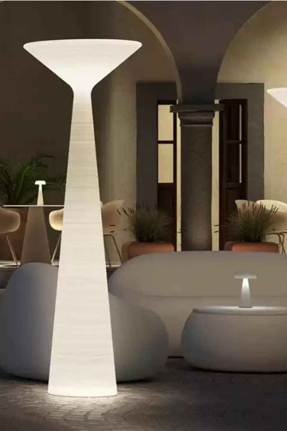Plust Outdoor Floor Lamp - view 3 | morylighting
