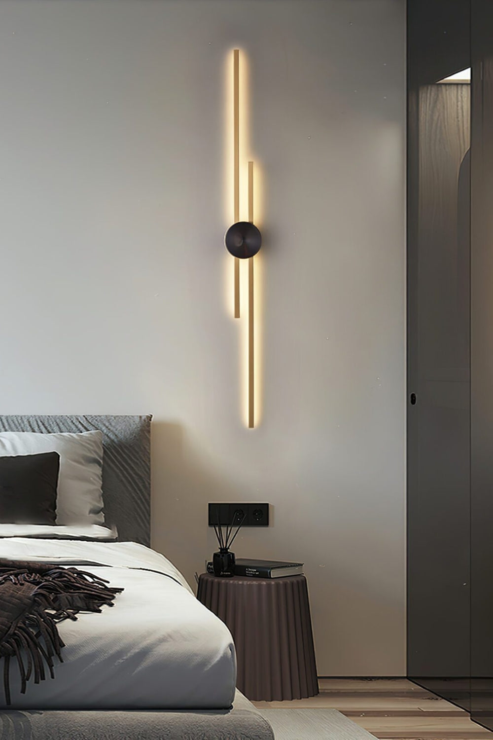 Pris Linear Wall Light - view 3 | morylighting