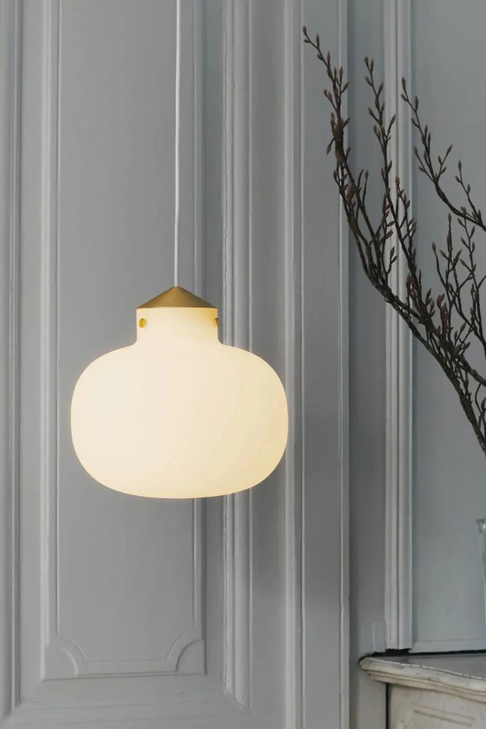 Raito Glass Globe Pendant Light - view 11 | morylighting