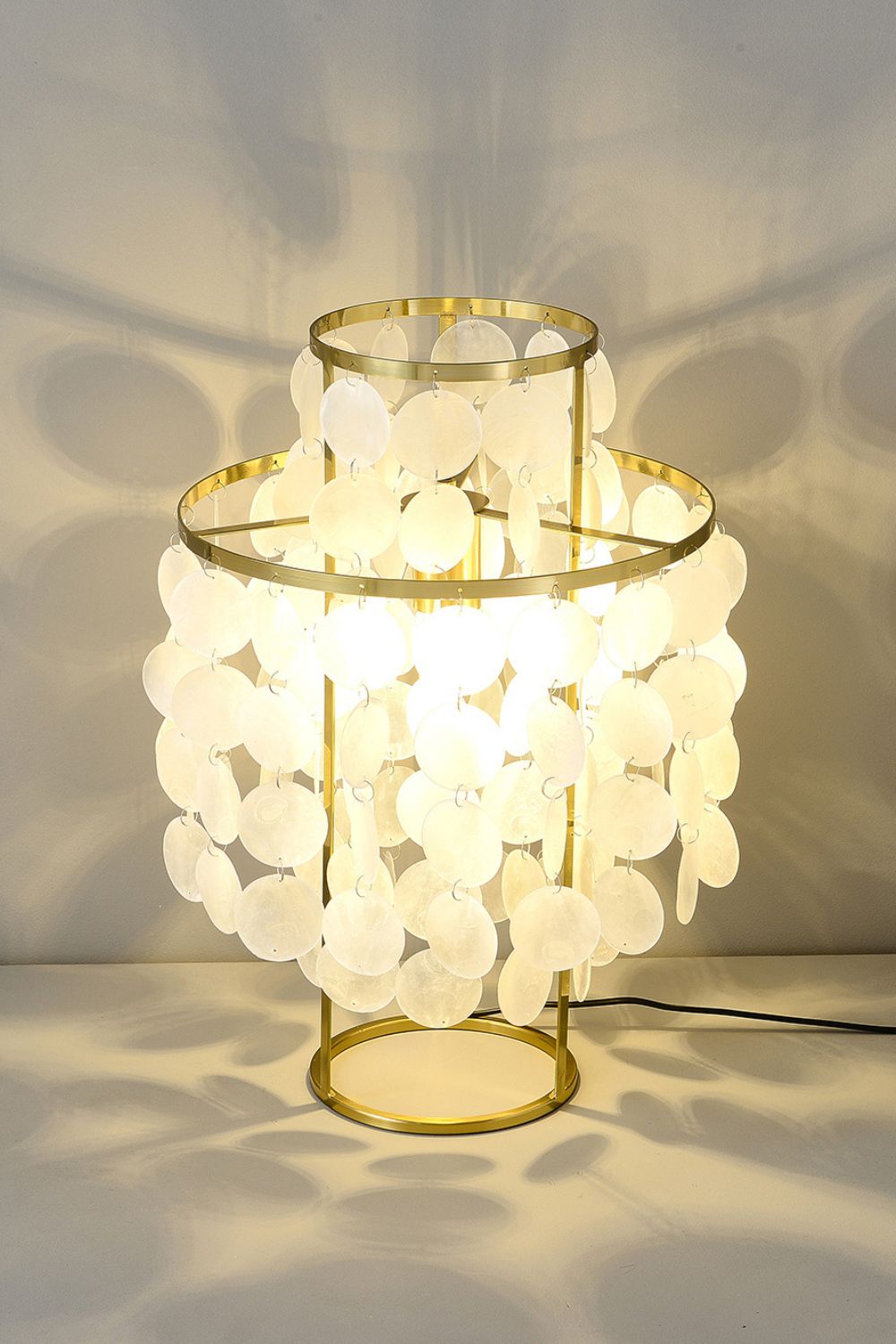 FUN 2 Shell Table Lamp - view 4 | morylighting