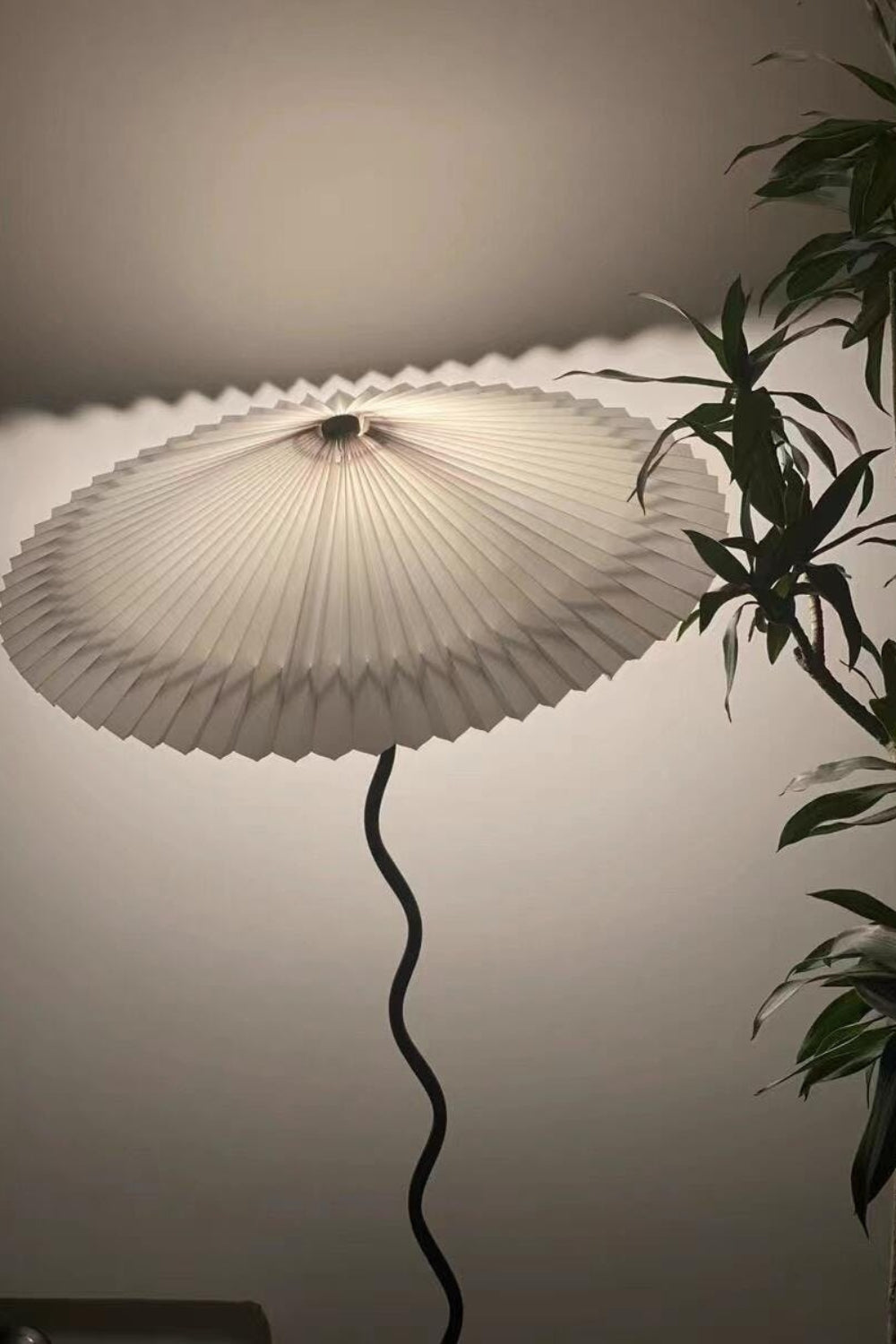 Squiggle Floor Lamp - morylighting