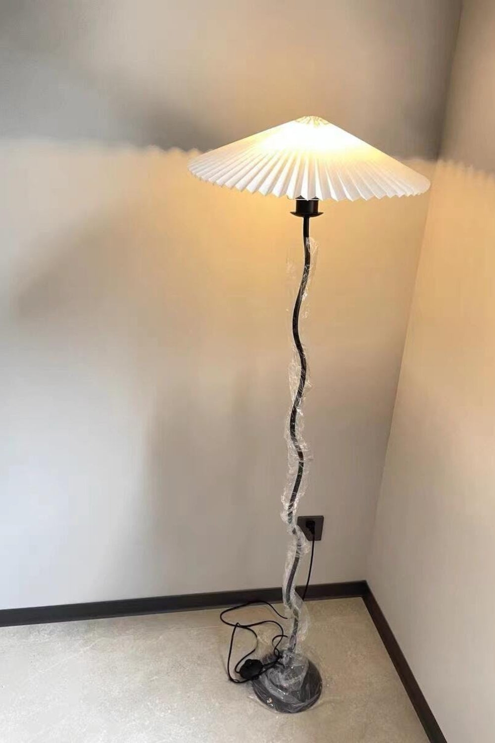 Squiggle Floor Lamp - morylighting