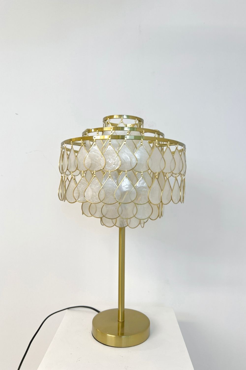 Teardrops Capiz Table Lamp - view 8 | morylighting