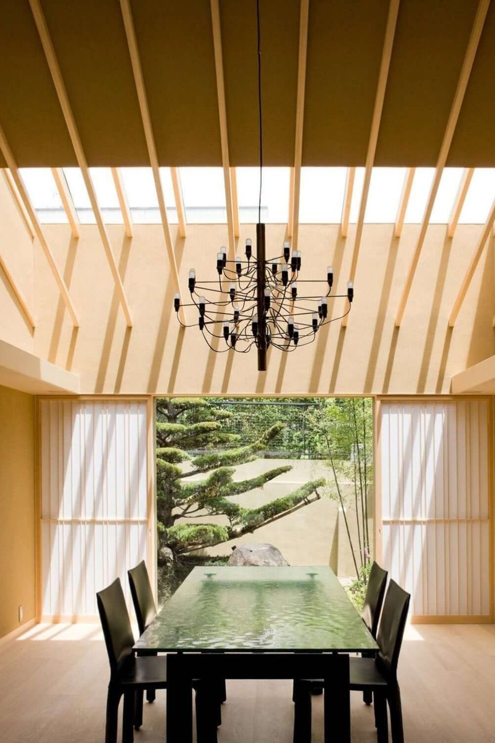 Traditional Mid-century 2097 Chandelier - view 5 | morylighting