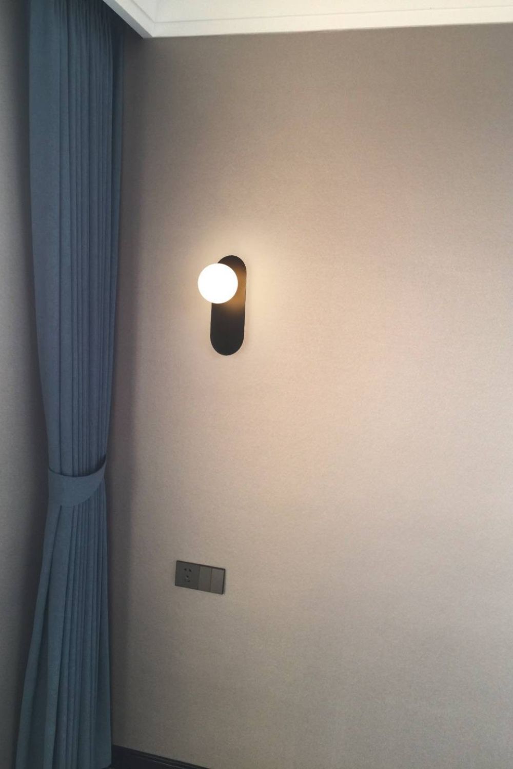 Flat Base Globe Sconce - morylighting
