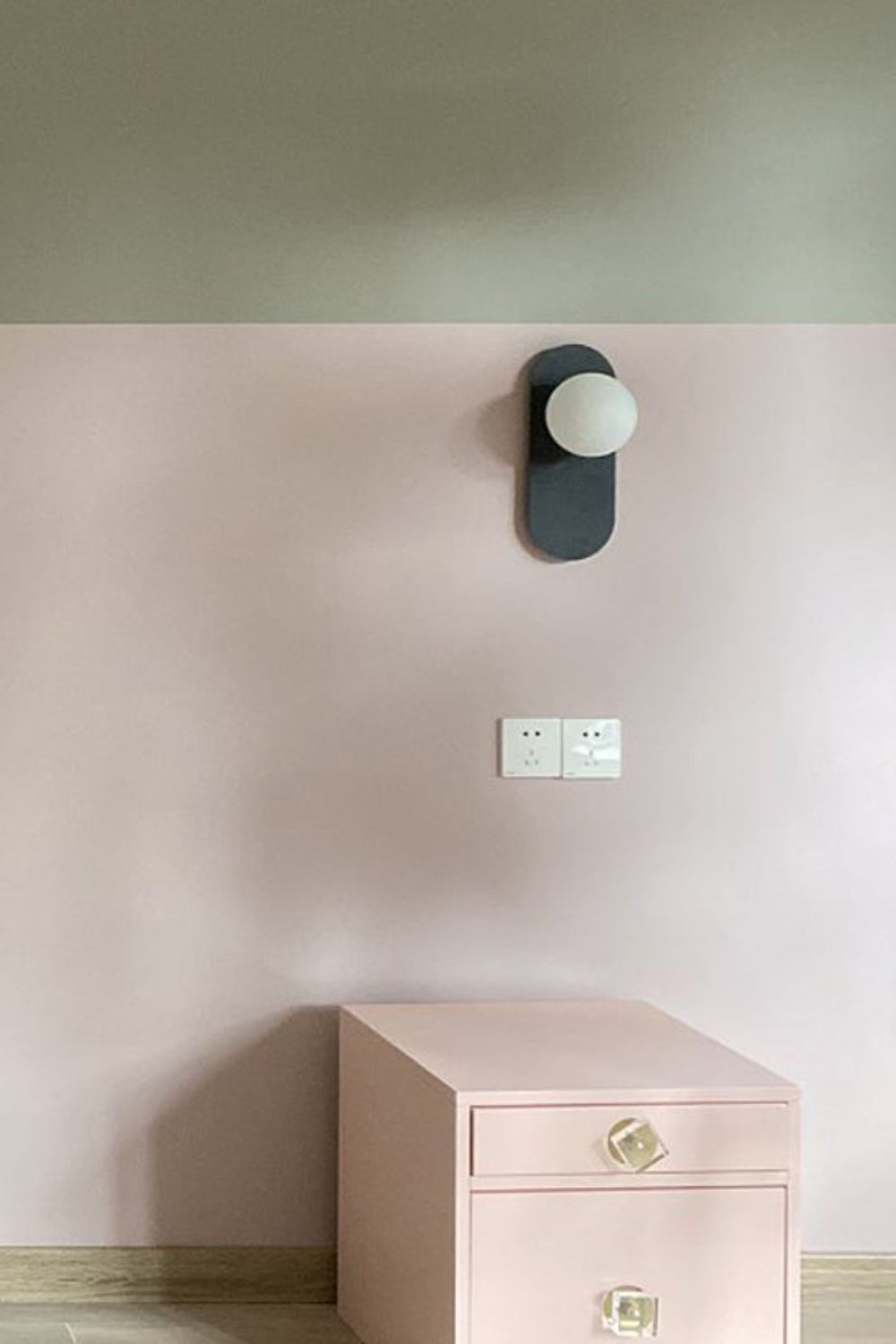 Flat Base Globe Sconce - morylighting