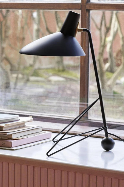 Tripod HM9 Table Lamp - morylighting
