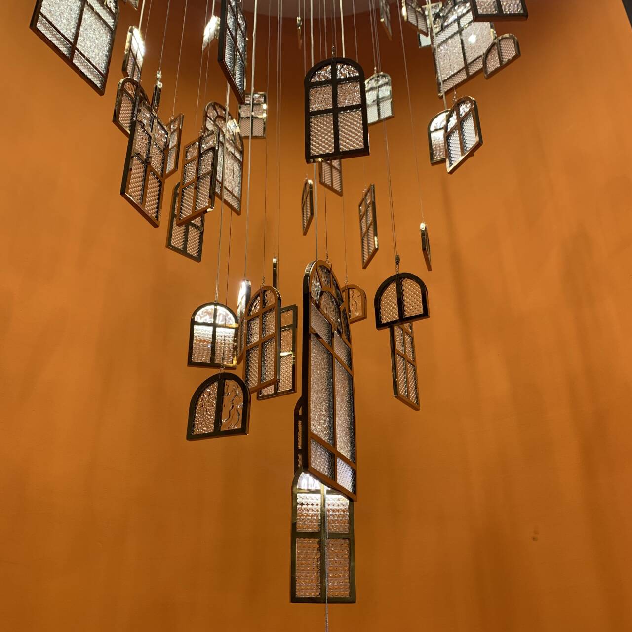 Modern Creative Round Floating Glass Windows Chandelier for Living Room/Hotel/Restaurant
