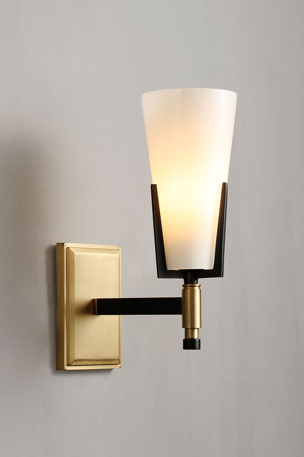 Upton Wall Lamp - morylighting