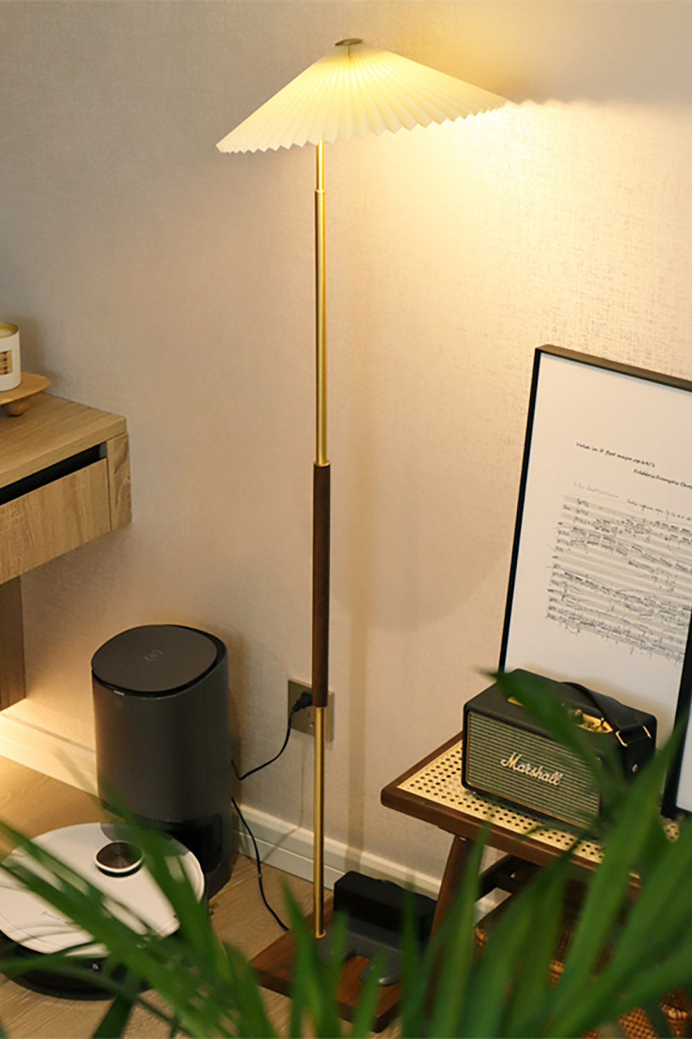 Walnut Brass Floor Lamp - view 2 | morylighting