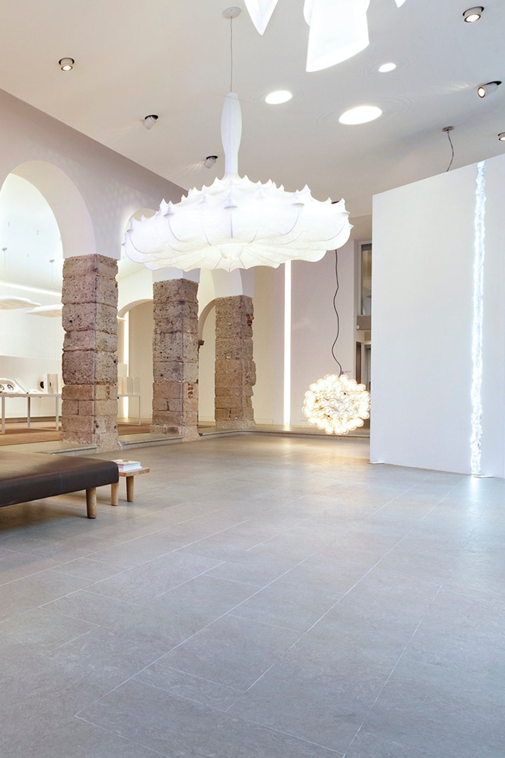 Zeppelin Chandelier - morylighting