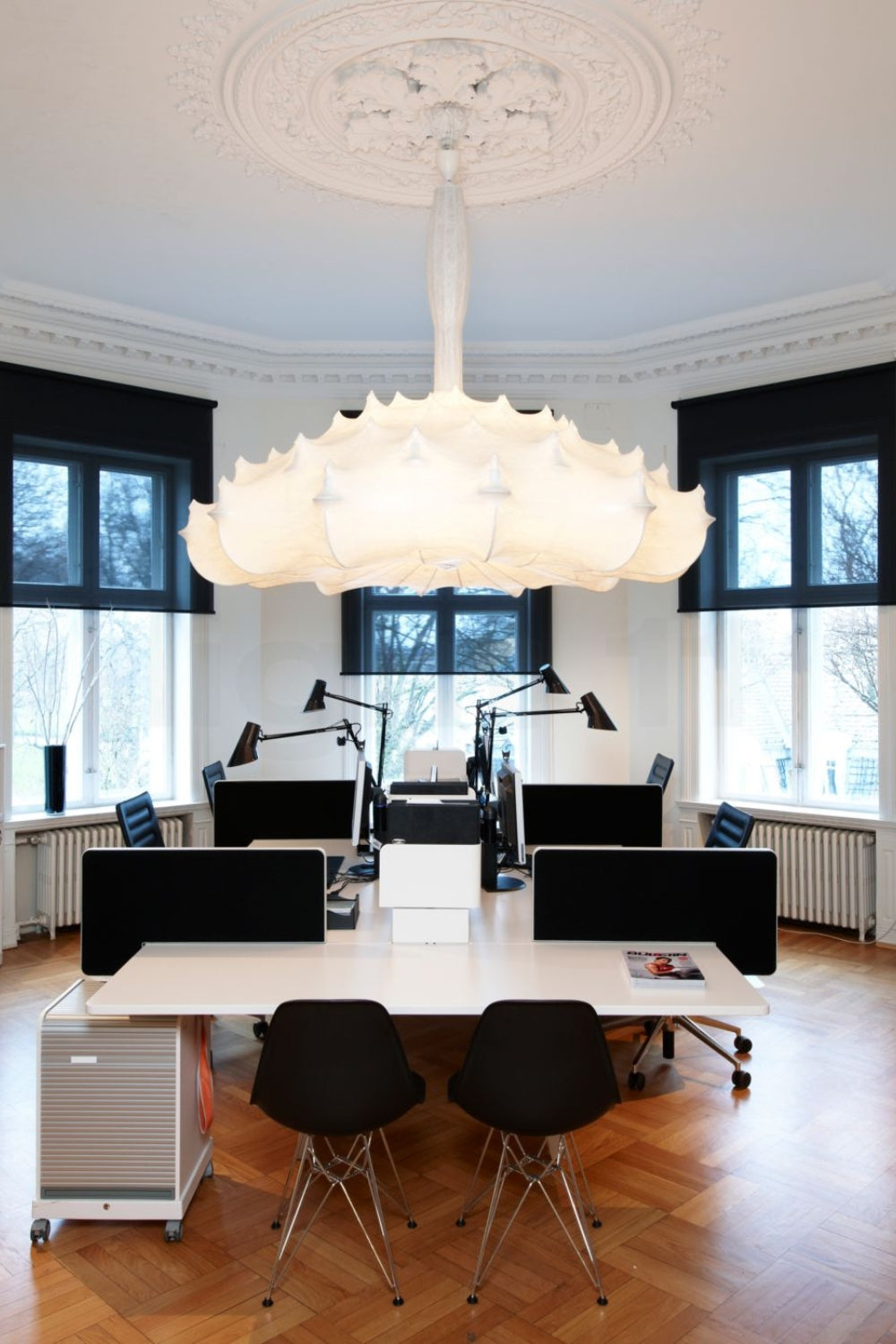 Zeppelin Chandelier - morylighting