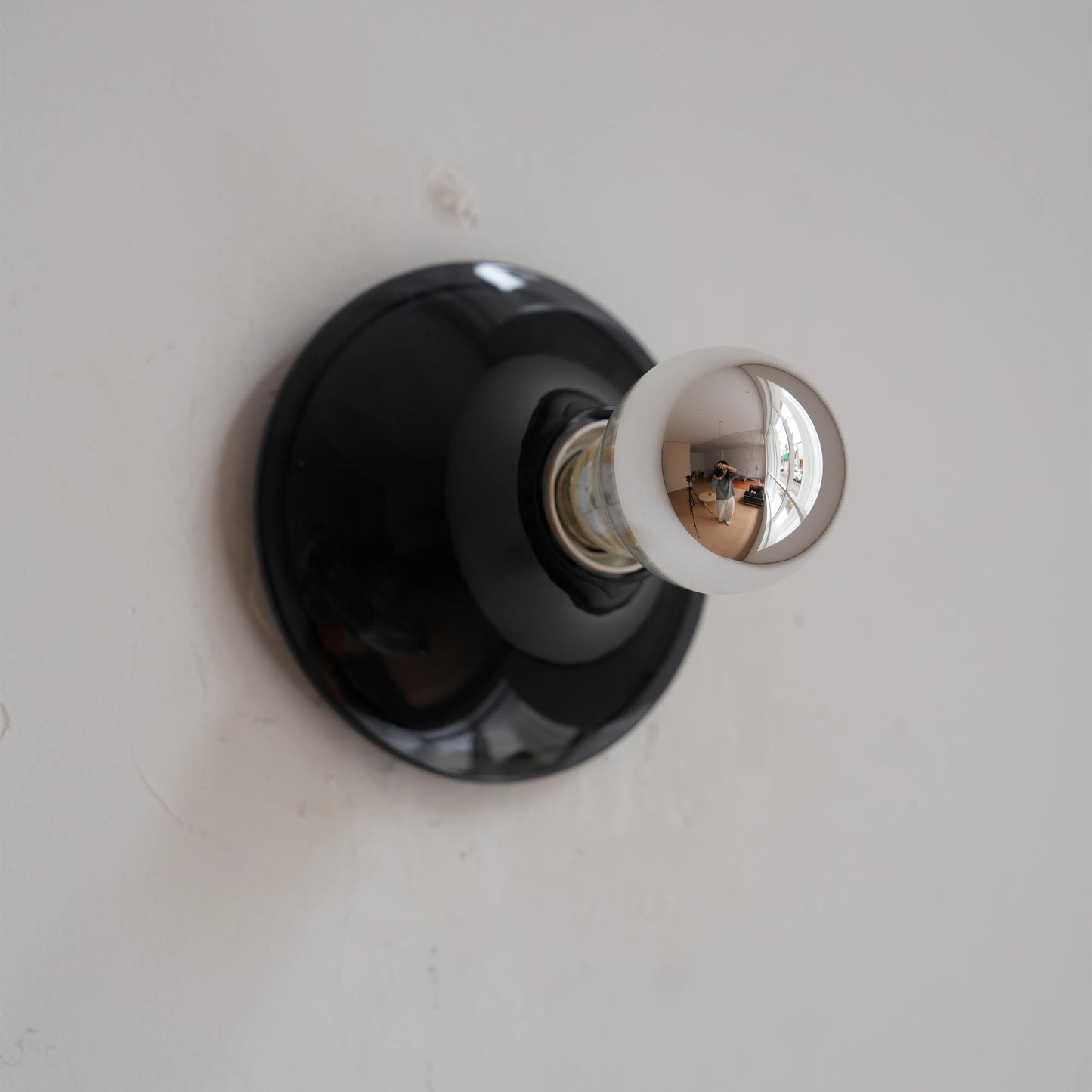 Glossy Ceramic Disc Wall Sconce