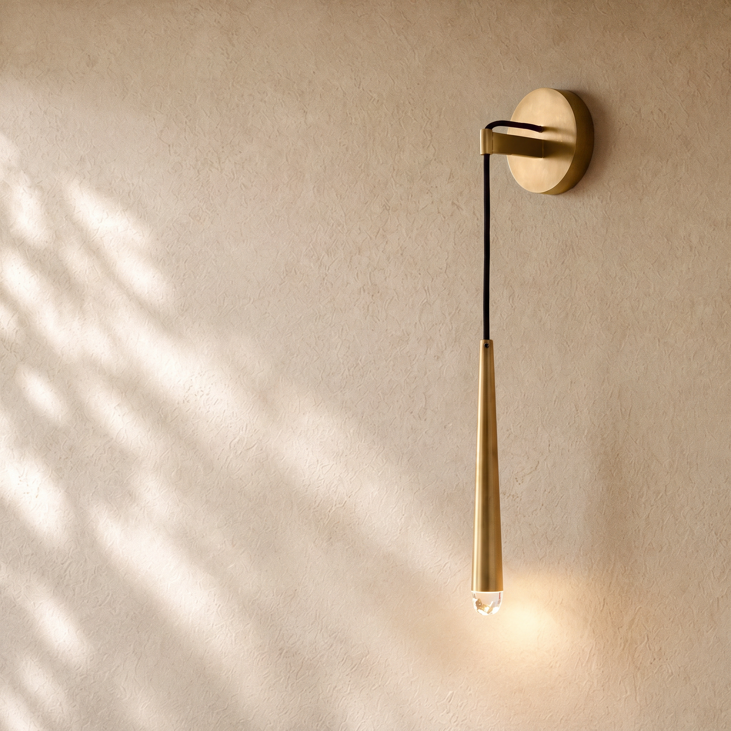 Aqaitaiva Sconce